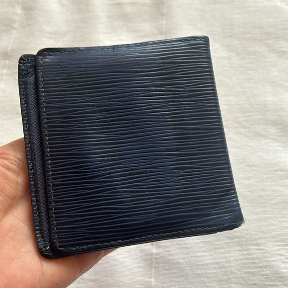 Louis Vuitton Wallet - Picture 2 of 8
